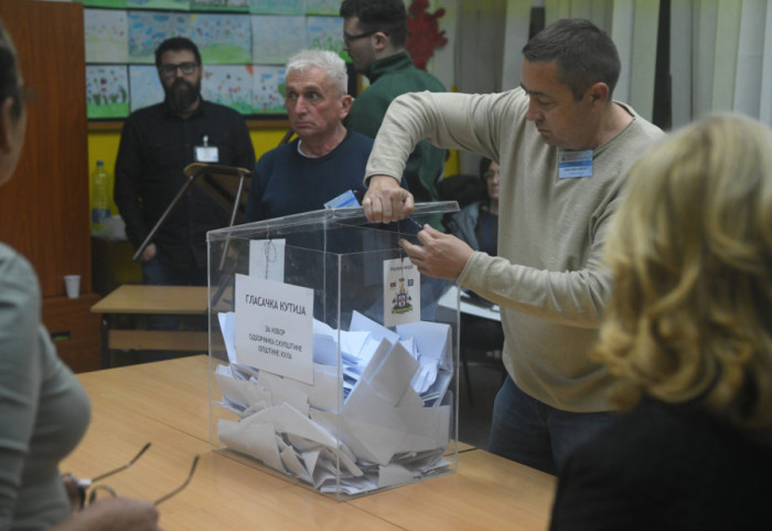 (FOTO/VIDEO) Visoka izlaznost na lokalnim izborima u deset gradova i opština, zabeleženo i više incidenata