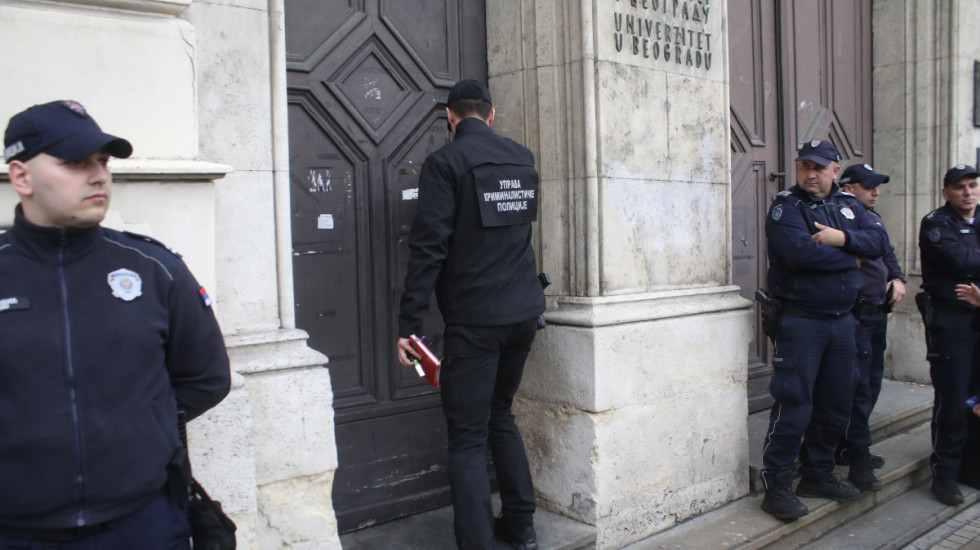 Uprava Filozofskog fakulteta: Pripadnici UKP bez pravnog osnova držali naše kolege zarobljene u Rektoratu