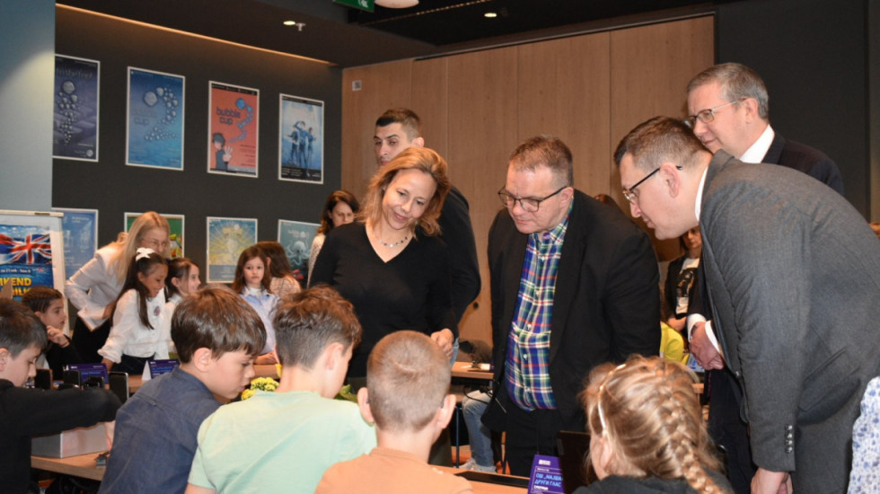 (FOTO) Uručene nagrade najboljim učenicima u programiranju: Osnovna škola u Negotinu osvojila prvo mesto