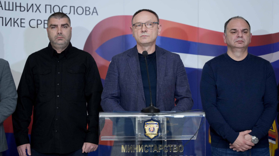 Vasiljević o incidentu kod Rektorata: Policija uz minimalnu upotrebu sile uspostavila red i nastavlja rad na slučaju