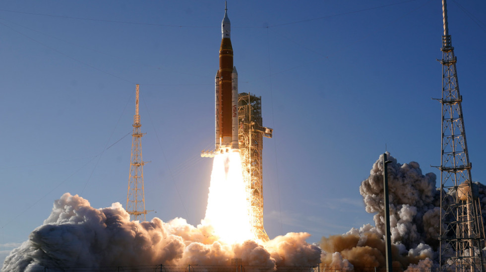 (FOTO/VIDEO) Artemis II poleteo: NASA poslala ljude ka Mesecu prvi put posle više od 50 godina