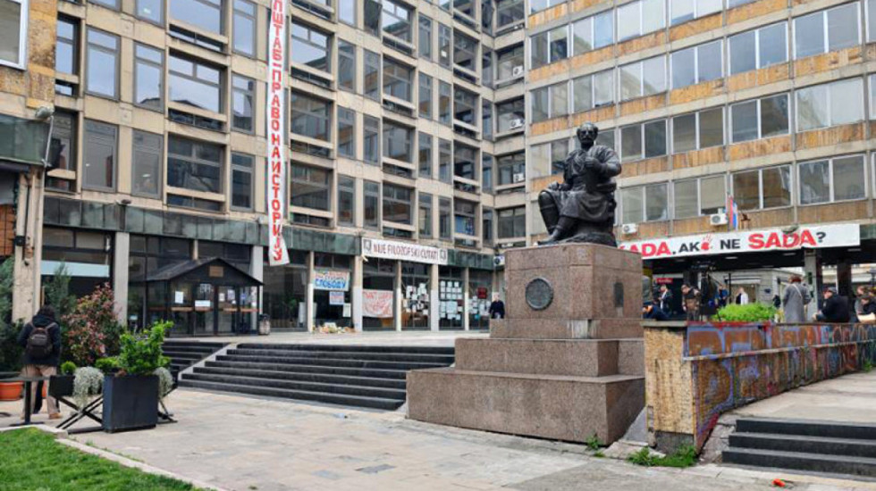 Vučić o tragediji na Filozofskom fakultetu: Studentkinja se ponašala normalno uoči smrti, bila je na to naterana