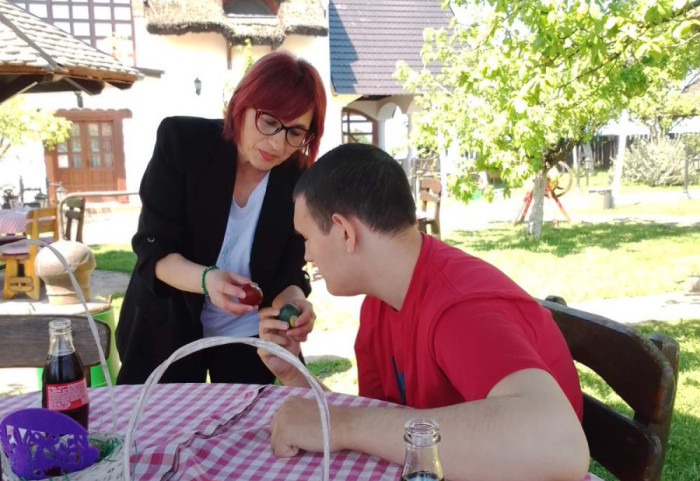 Kako izgleda život samohrane majke deteta sa autizmom i borba duga 20 godina: "Izbegavali su nas i gledali kao čudake"