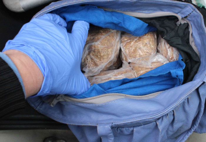 (FOTO) Sprečen šverc duvana vrednog više od milion dinara, uhapšena žena (53) iz Zaječara