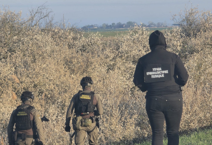 (FOTO) Akcija vojske i policije u Kanjiži: Helikopteri nadleću područje, blokirano više puteva