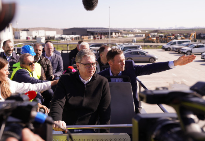 Obilazak radova na gradilištu EXPO 2027 u Surčinu, Mali kaže da će tokom leta biti gotovo 1.500 stanova