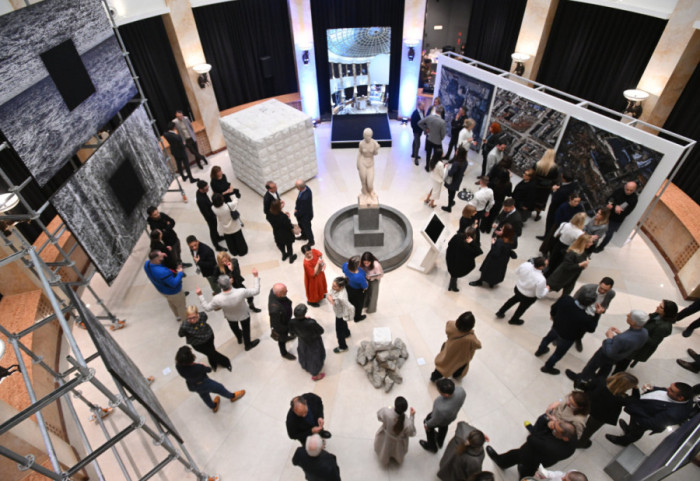 U Palati nauke otvoren ciklus izložbi "Hipoteza": Odgovor umetnika na pitanje postoji li veza između nauke i umetnosti