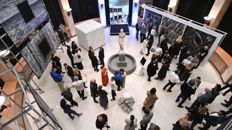 U Palati nauke otvoren ciklus izložbi "Hipoteza": Odgovor umetnika na pitanje postoji li veza između nauke i umetnosti