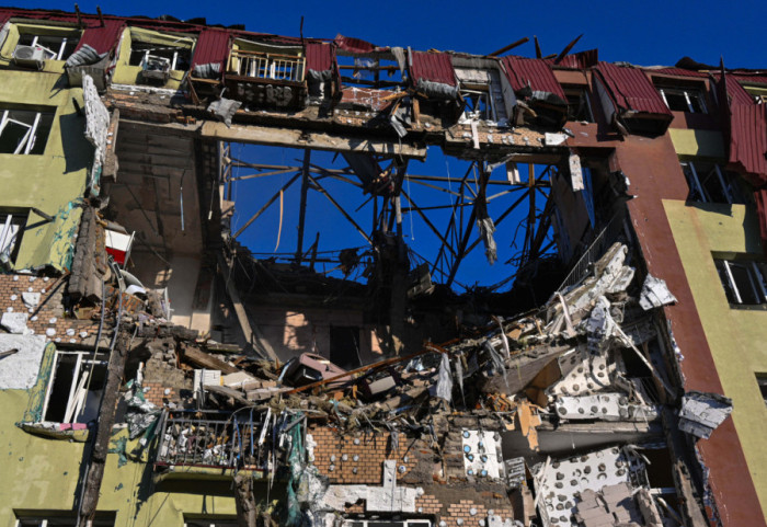 Ukrajinci gađali rudnik u Lugansku, a u ruskom napadu na stambenu zgradu u Odesi troje poginulo i najmanje 15 ranjeno