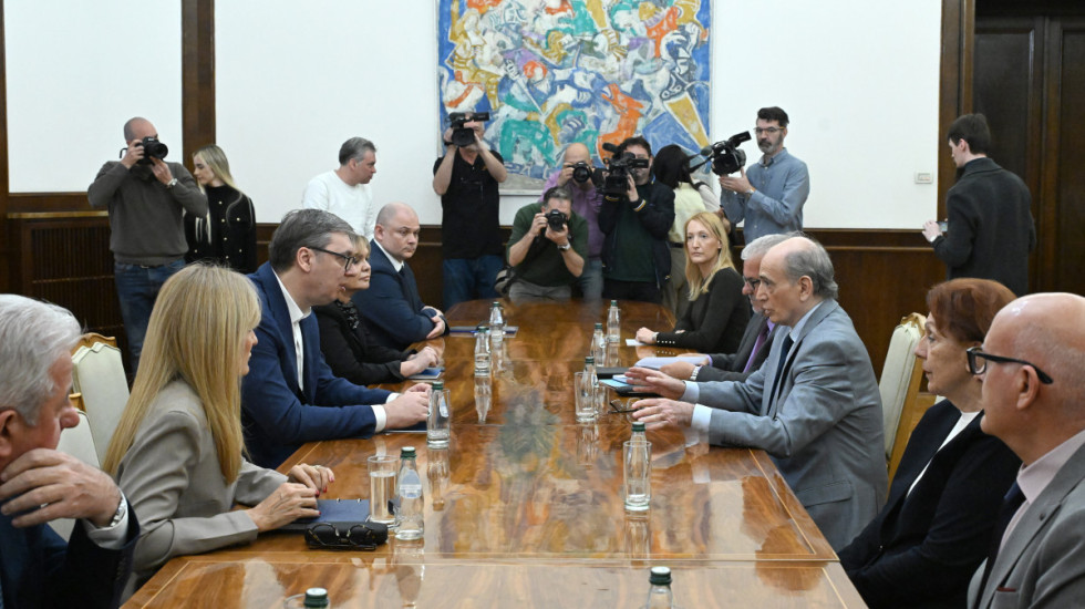 Vučić nastavio konsultacije sa predstavnicima stranaka, završen sastanak sa rukovodstvom PUPS