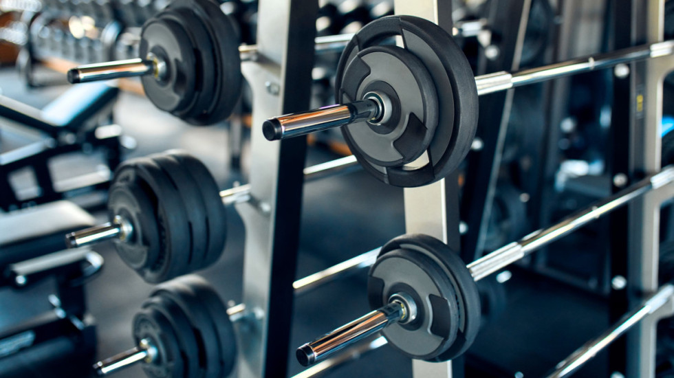 Devojka teško povređena u teretani na Zvezdari: Tegovi pali na nju dok je vežbala