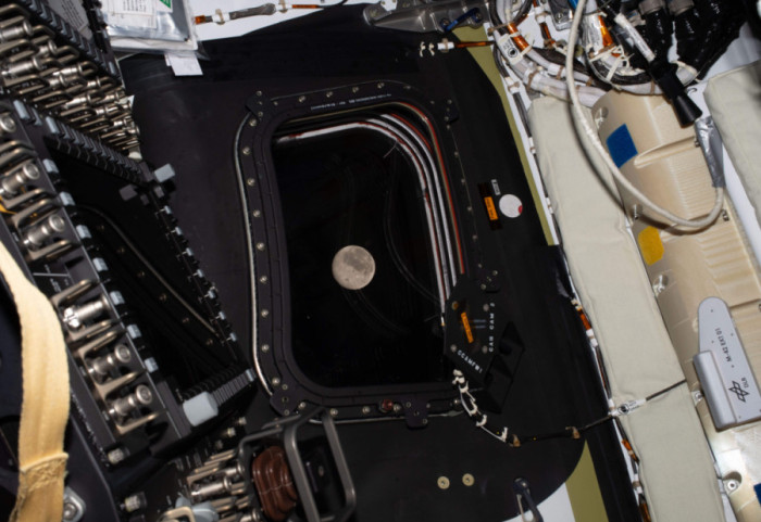 (FOTO) U tišini svemira: Posada Artemis II dostiže rekordnu udaljenost od Zemlje