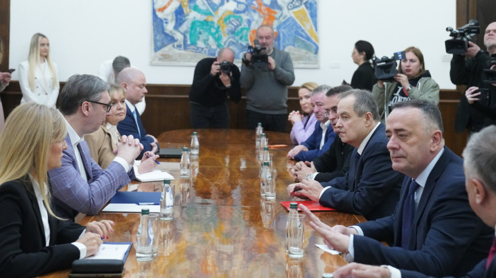 (FOTO) Vučić nastavlja konsultacije sa još tri stranke, sastao se sa Socijalističkom partijom Srbije