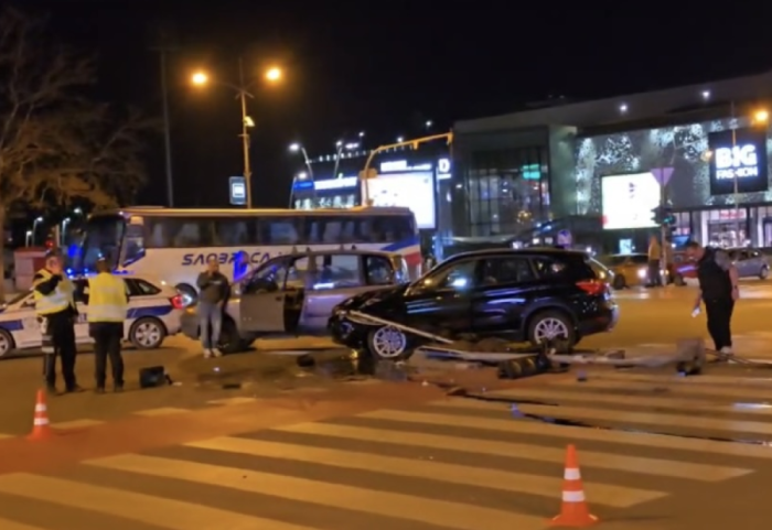 Preminuo mladić (28) povređen prilikom sudara dva vozila u Novom Sadu