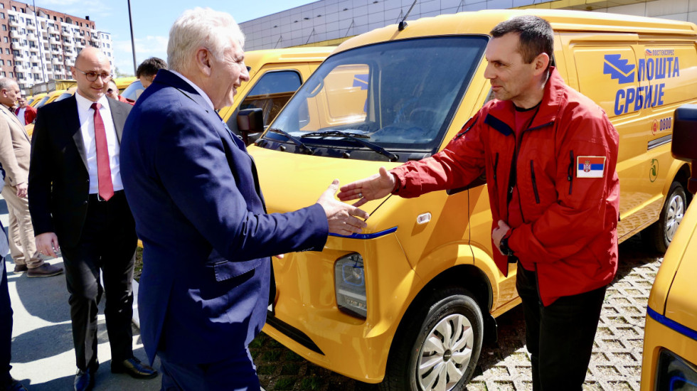 (FOTO) Pošta Srbije predstavila novih 100 električnih dostavnih vozila: "Doneće značajne ekološke efekte"