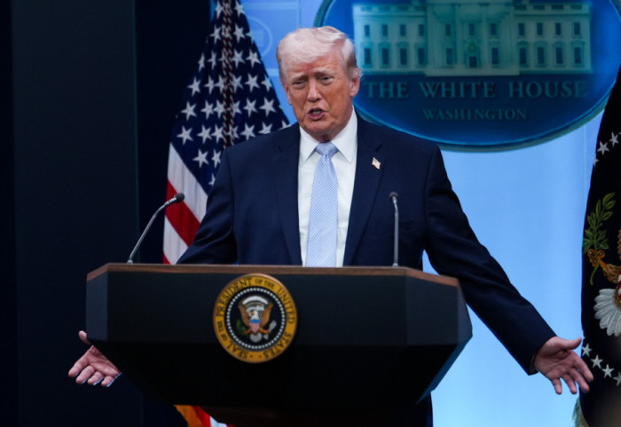 Tramp izjavio da je rat "završen", američka administracija i dalje pregovara sa Iranom