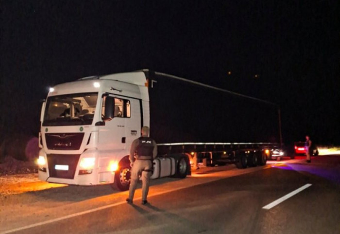 Uhapšen Crnogorac u RS: Prilikom kontrole u blizini granice sa Hrvatskom, u kamionu pronađeno 38 migranata