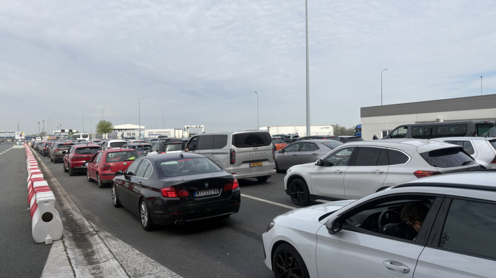 (VIDEO) Gužve na putevima ka Zlatiboru: Formirane kilometarske kolone vozila