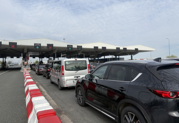 (FOTO) Počela puna primena EES pravila za putnike van EU: Registracija, slikanje i otisci, očekuju se gužve na granicama