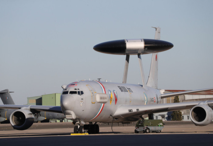 Pao vojni avion u Francuskoj tokom trenažnog leta, povređena dva pilota