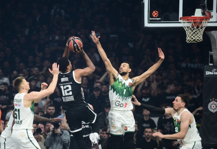 Žalgiris slavi u tužnoj Areni: Partizan izgubio u 37. kolu Evrolige