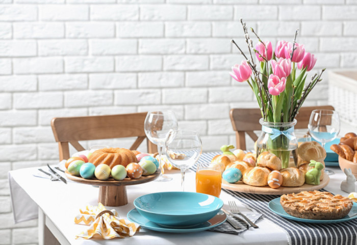 "Nagli prelazak sa posne na mrsnu hranu može da predstavlja": Kako da ne upadnemo u kalorijski šok za prazničnom trpezom