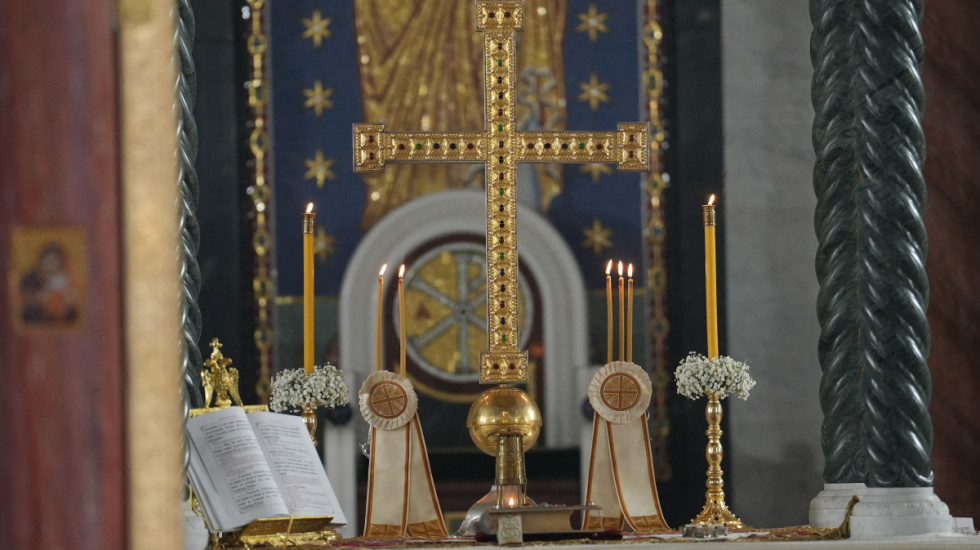 Pravoslavni vernici slave Vaskrsni ponedeljak - početak Svetle nedelje