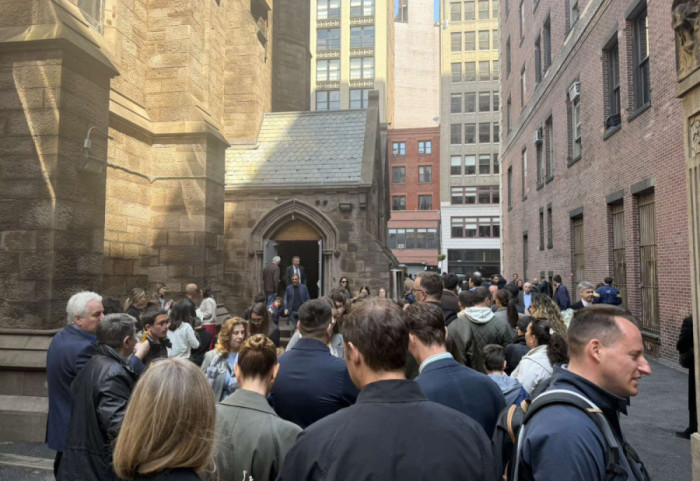 (FOTO/VIDEO) Srpska zajednica u Njujorku neguje korene: Vaskrs okupio našu dijasporu u Hramu Svetog Save