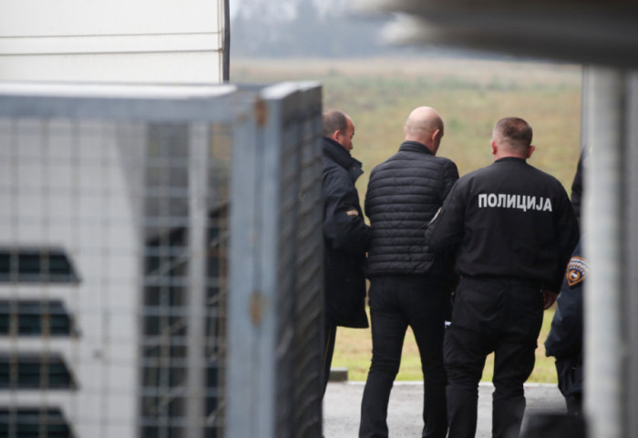 Vozio šest migranata pa sleteo s puta i pobegao: U hapšen državljanin Makedonije (43) zbog krijumčarenja