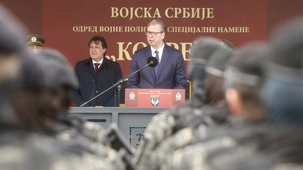 (FOTO) Vučić: Obavezni vojni rok verovatno od marta, imaćemo najbolje dronove u regionu