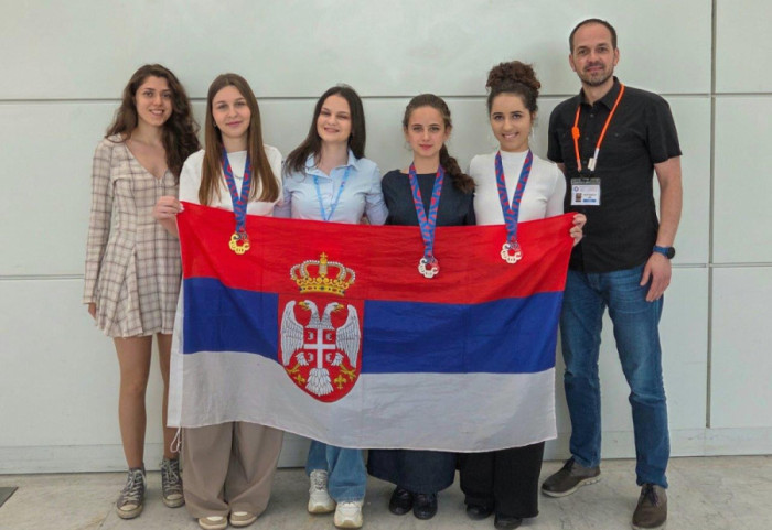 Zablistali mladi talenti: Učenice iz Srbije među najboljima u Evropi u matematici