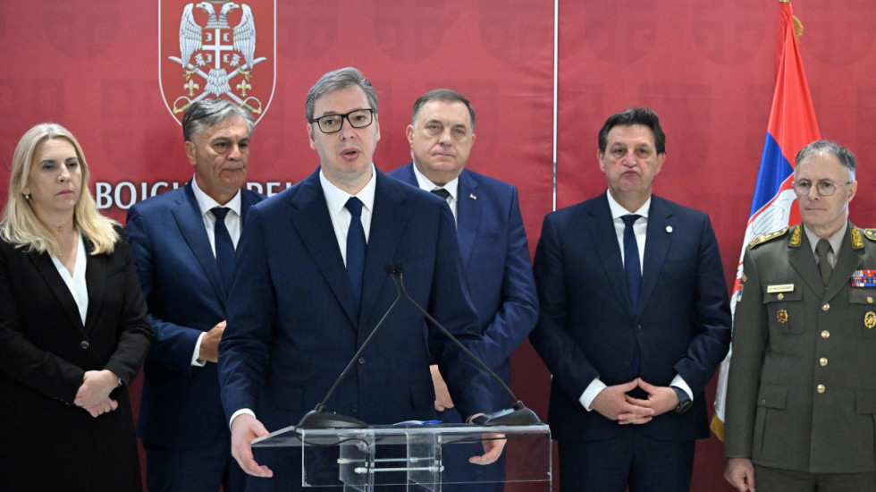 (FOTO) Vučić: Posvetićemo se robotizaciji naše armije, čekaju nas nove narudžbine naoružanja