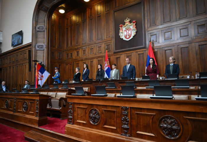 (FOTO) Sednica Skupštine Srbije odložena za četvrtak, nakon što su poslanici vlasti napustili salu pa nije bilo kvoruma