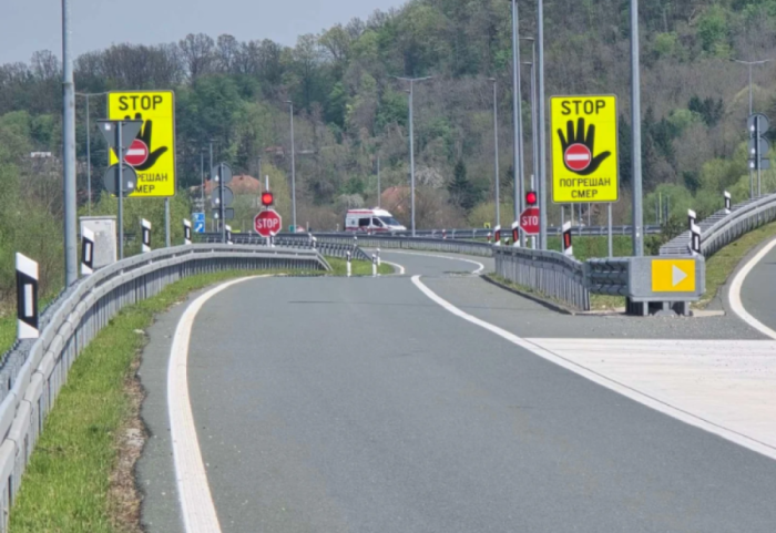 Vozio u suprotnom smeru na auto-putu kod Ljiga, isključen iz saobraćaja posle prijave građana