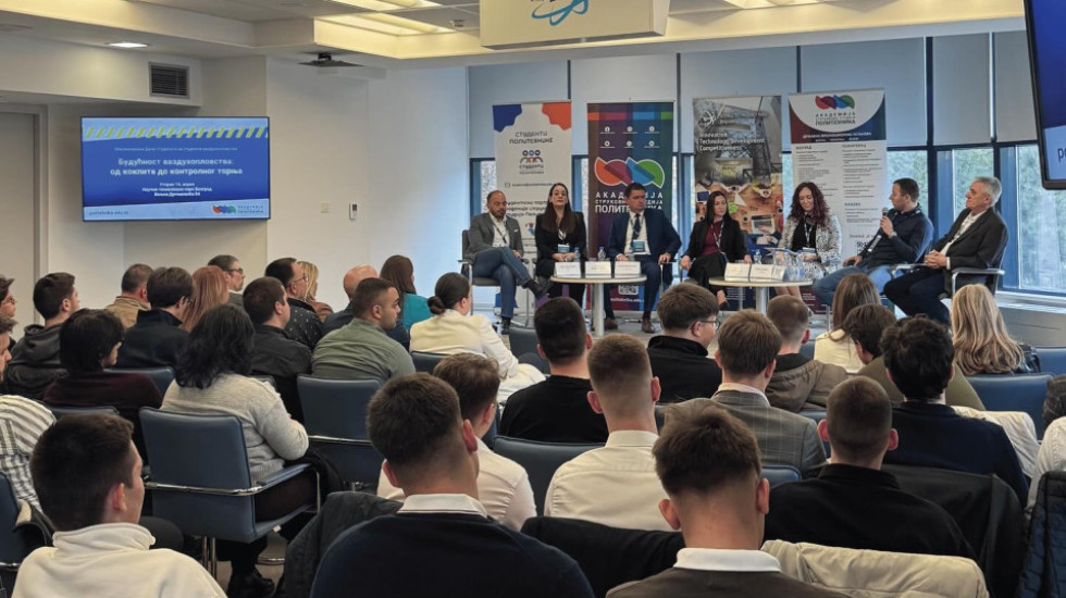 "Učenje tokom cele karijere": Akademija Politehnika organizovala panel-diskusiju za studente vazduhoplovstva