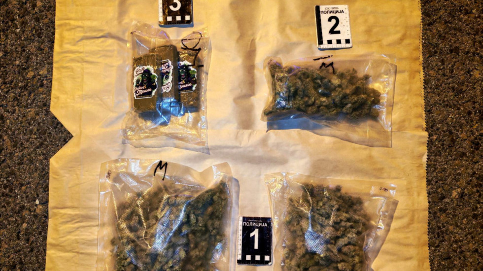 Pronađena po tri paketa marihuane i hašiša u folksvagenu: Uhapšen mladić (21) iz Aleksinca