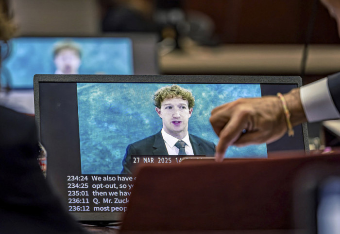 Facebook pravi digitalnu kopiju Zakerberga