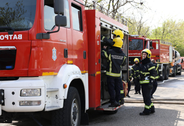 Izbio požar u poznatom restoranu na Autokomandi, nema povređenih