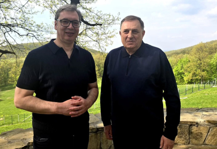 Vučić se sastao sa Dodikom: "Razmenili smo mišljenja o strateškim pitanjima od značaja za Beograd i Banja Luku"