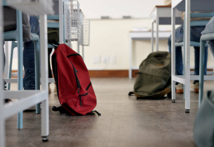 Roditelji smederevske škole ne šalju decu na nastavu zbog vršnjačkog nasilja, tvrde da učenik preti da će da donese nož