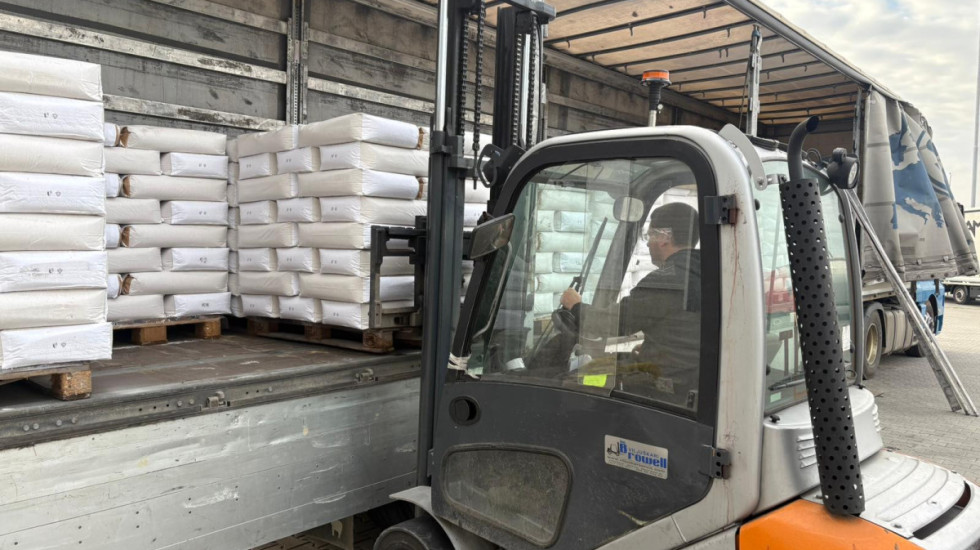 (FOTO) Zaplenjeno 20.000 paklica cigareta na graničnom prelazu Bezdan: Vrednost robe veća od 2,3 miliona dinara