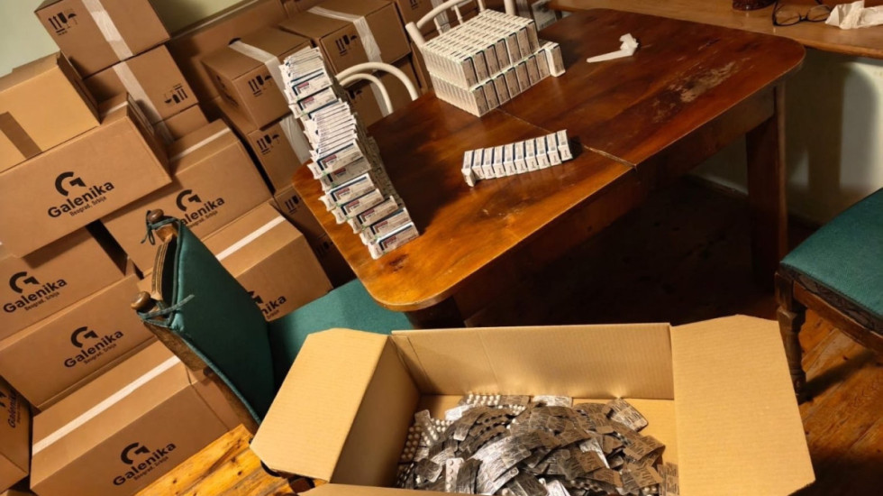 Uhapšen muškarac (48) iz Vrdnika, u porodičnoj kući zaplenjeno skoro pola miliona tableta