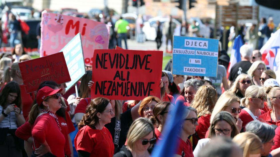 (FOTO) "Ako Vlada ne reaguje, izgubiće izbore": Hiljade građana u Zagrebu traži veće plate i penzije
