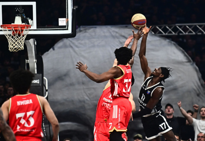 Partizan slavi u Areni: Crno-beli pobedili Zvezdu u "večitom derbiju"