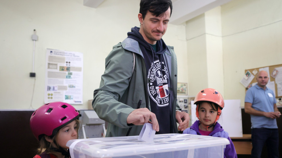 (FOTO) Vanredni izbori u Bugarskoj: Radev proglasio pobedu, u parlament ulaze još tri liste
