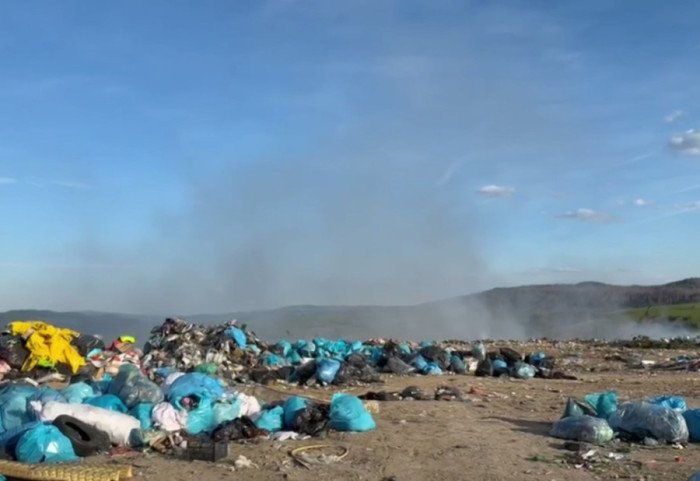 Divlje deponije blizu Novog Pazara i Sjenice otežavaju život meštana: "Smeće gori non-stop"