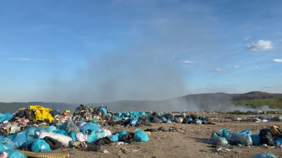 Divlje deponije blizu Novog Pazara i Sjenice otežavaju život meštana: "Smeće gori non-stop"