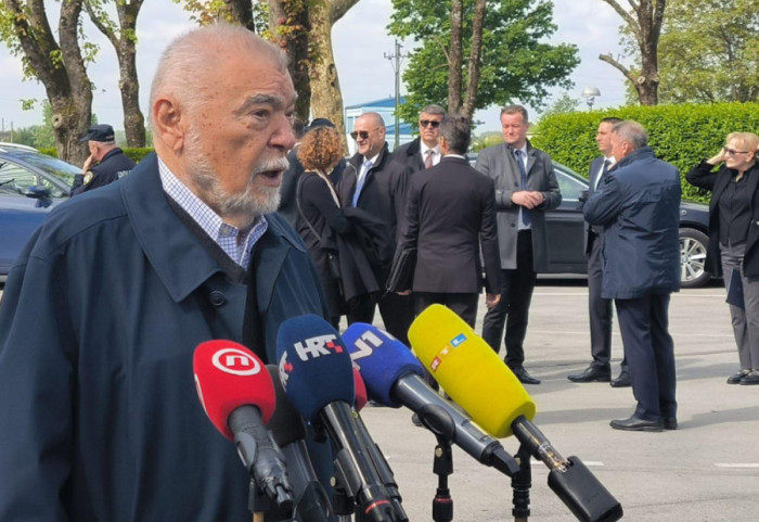 Bivši predsednik Hrvatske na 81. godišnjici proboja logora Jasenovac: "Državni vrh toleriše relativizaciju zločina NDH"