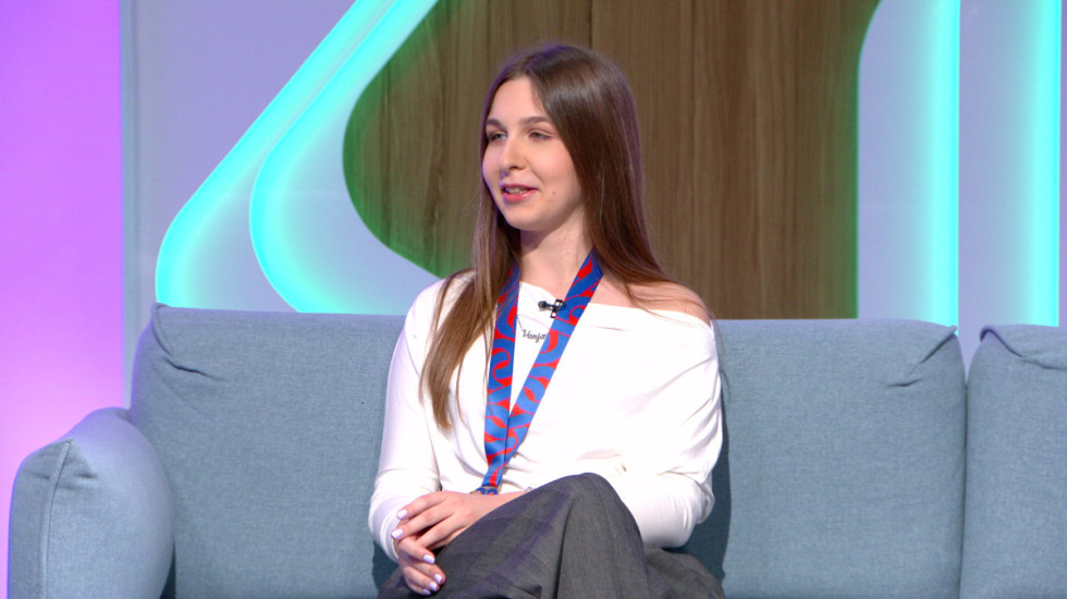 Odricanje i talenat doneli medalje na takmičenju: Mlada matematičarka Vanja predvodila Srbiju do velikog uspeha