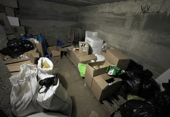 Nađeno oko 500 kilograma duvana i 7.450 paklica cigareta u Kraljevu: Žena oštetila budžet za šest i po miliona dinara